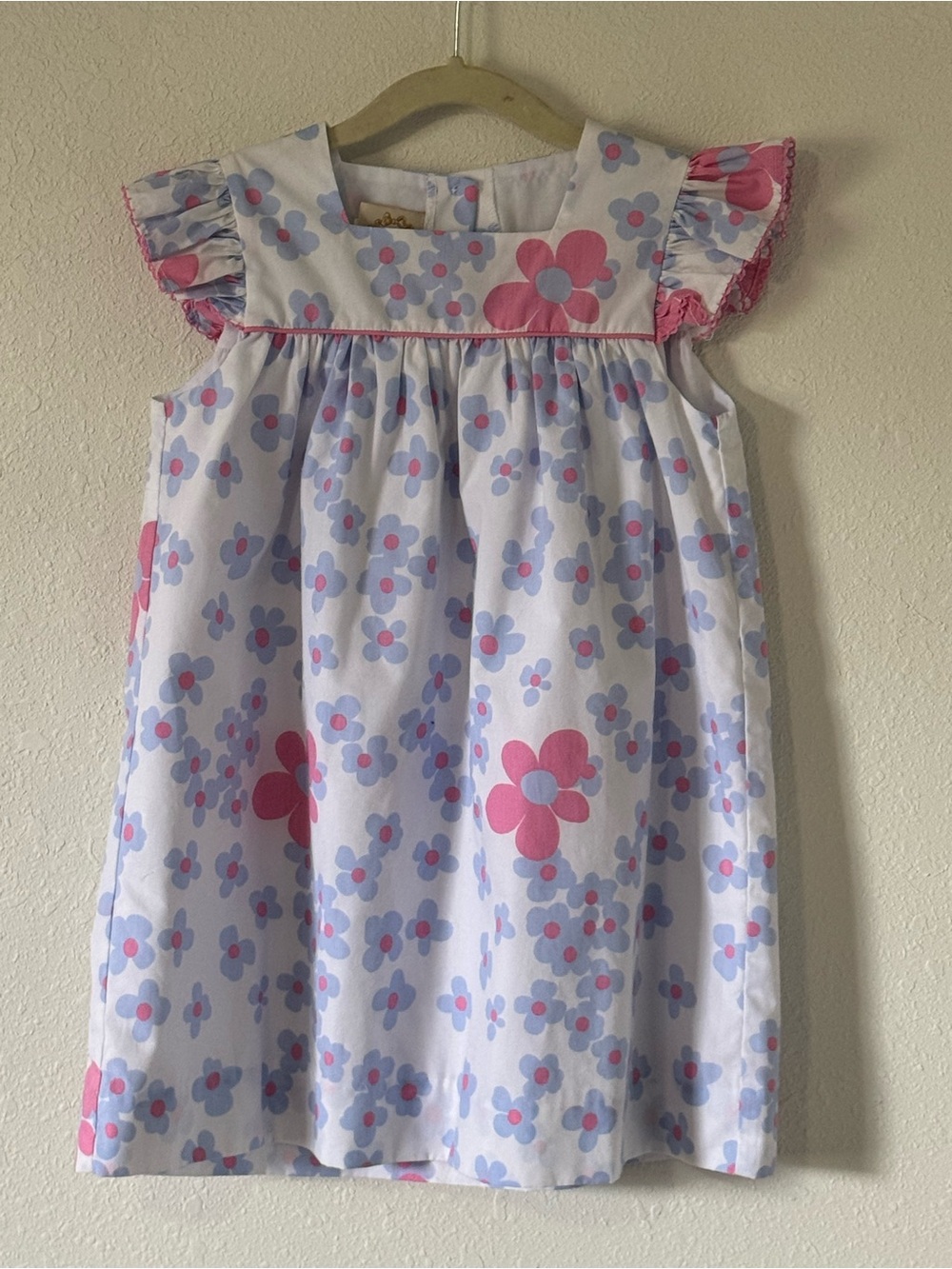 The Beaufort Bonnet Co. Pink and Light Blue Floral Flutter-Sleeve Dress Size 5